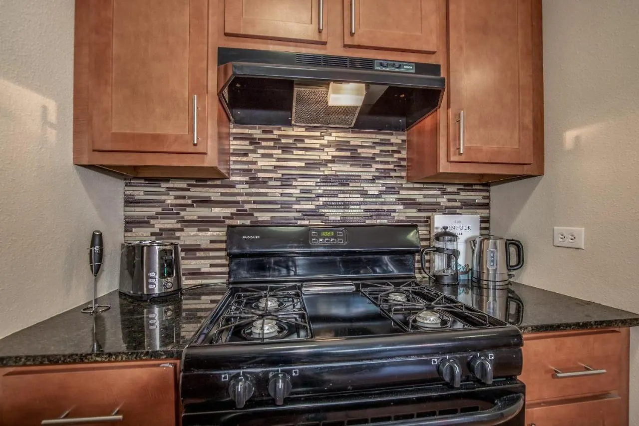 Cozy Dt Studio With Full Kitchen By Zencity Saint Louis Apartment